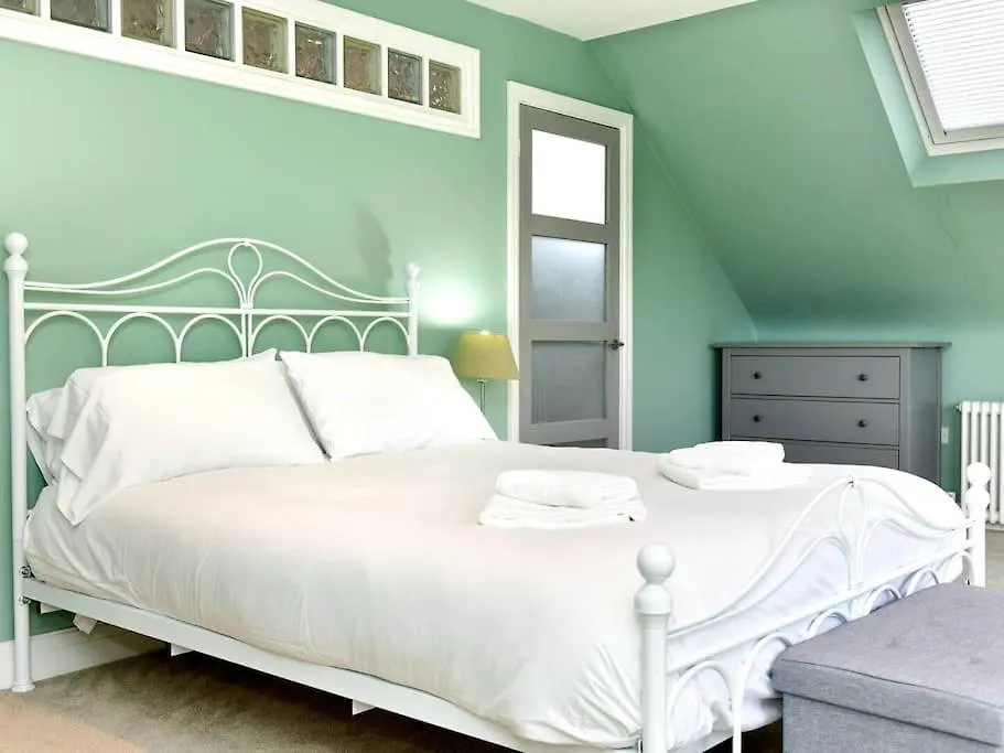 קארדיף Entire 5 Bedroom House & Parking