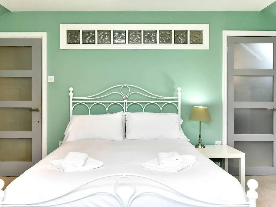 קארדיף Entire 5 Bedroom House & Parking